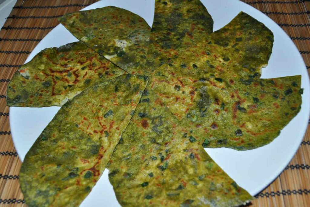 Delicious palak wheat roti